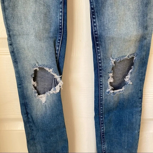 FREE PEOPLE Distressed Skinny Jeans Size 24 Waist - Picture 5 of 6